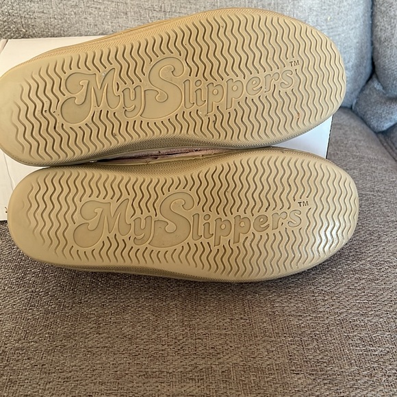 Pink My Slippers Size 7 super comfy - Picture 7 of 10